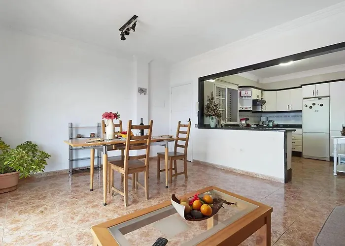 Spacious With Private Terrace 度假居 *