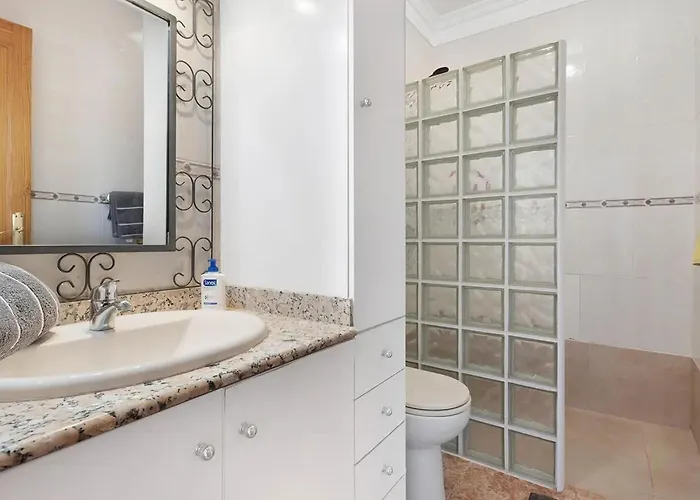 Spacious With Private Terrace 펜션