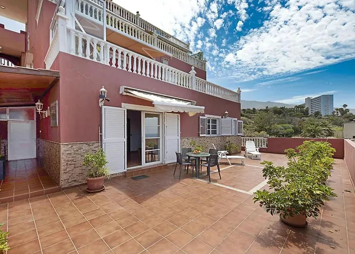 Hébergement de vacances Spacious With Private Terrace *