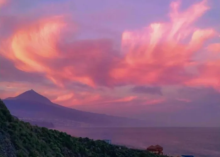 Spacious With Private Terrace 펜션 *